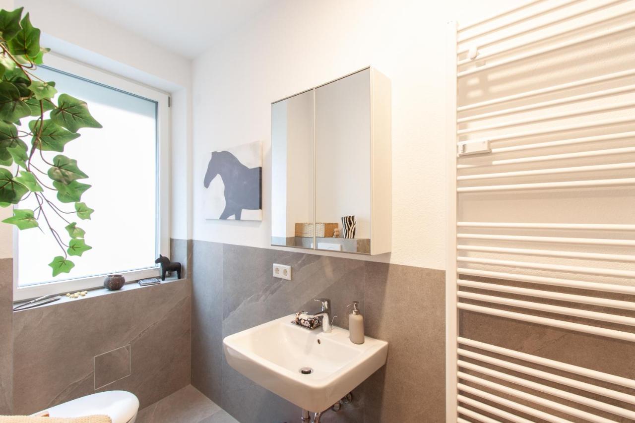 Appartement Juliusliving - Modernes Wohnen An Der Juliuspromenade à Wurtzbourg Extérieur photo