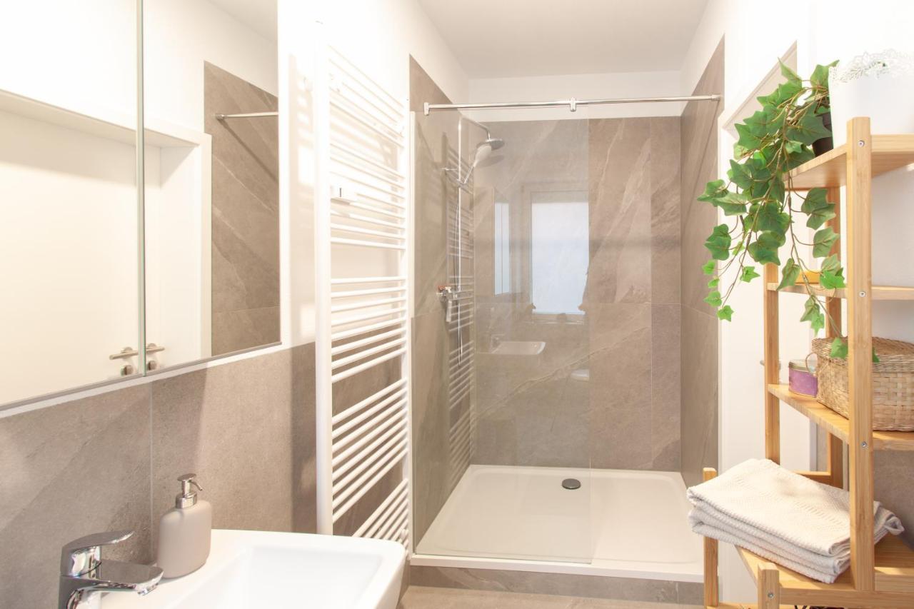Appartement Juliusliving - Modernes Wohnen An Der Juliuspromenade à Wurtzbourg Extérieur photo